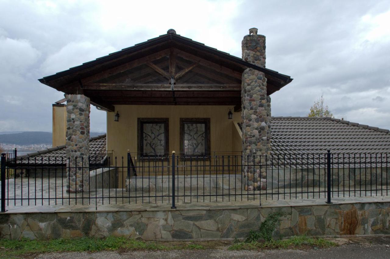 Wood And Stone Villa Ioannina Bagian luar foto